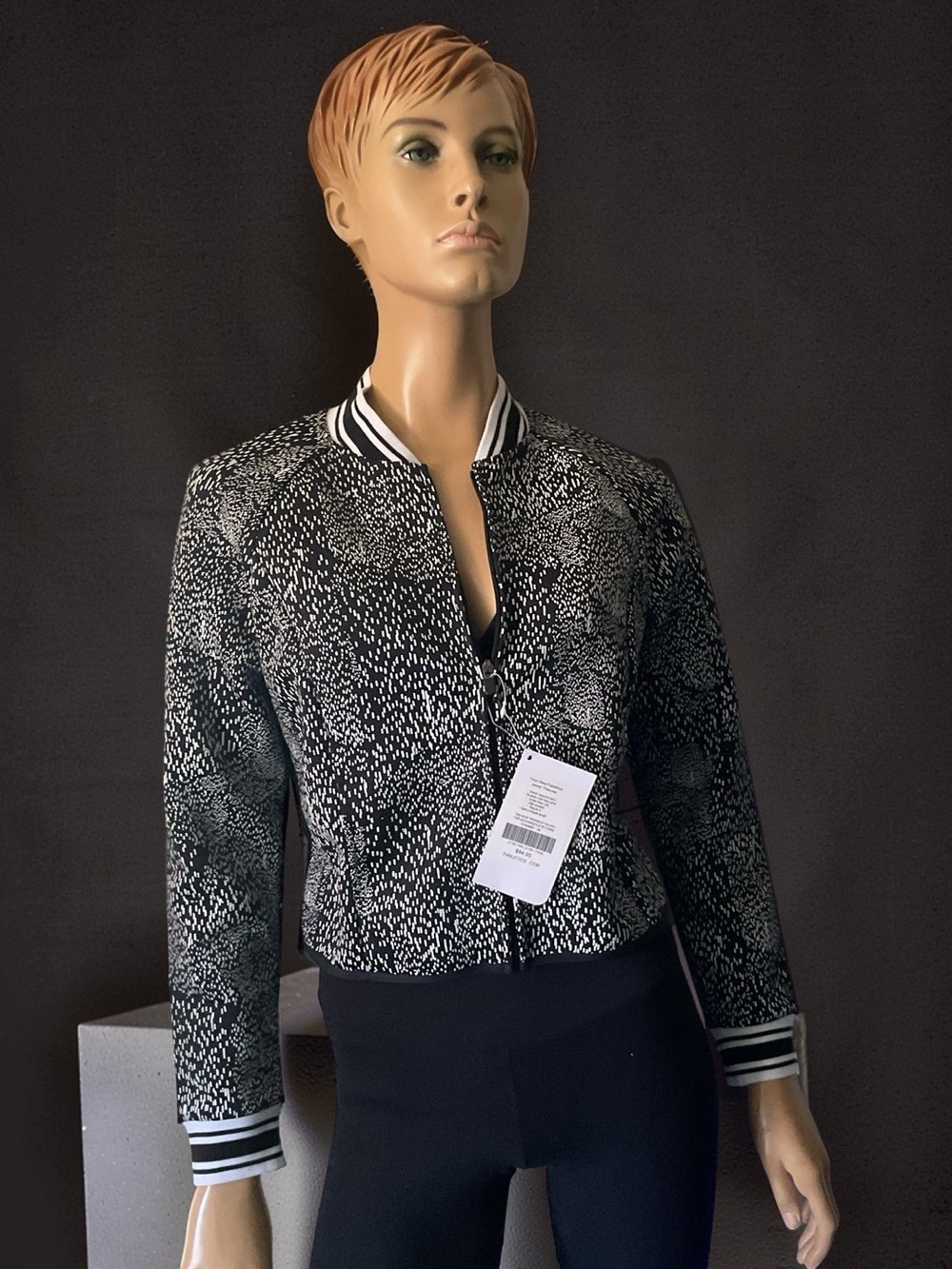 NEW FABLETICS TIA SEMI CROPPED BOMBER JACKET W BACK MESH PANEL Sz S -M  $84